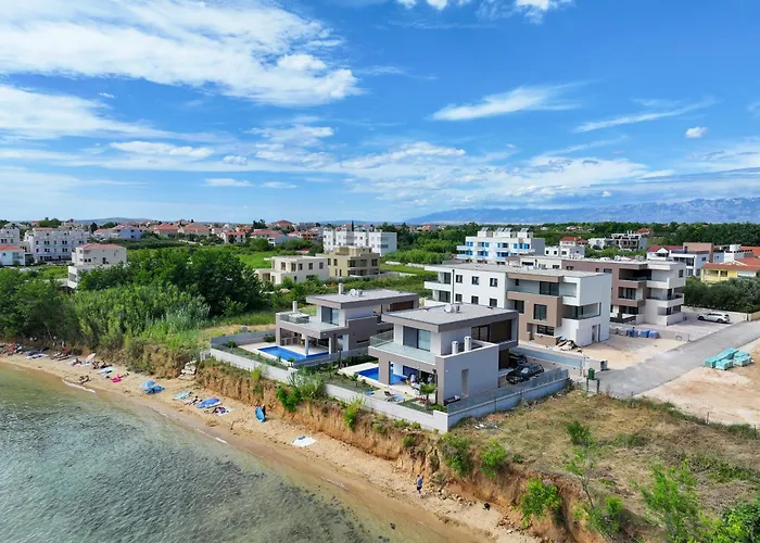 Deluxe Apartments Privlaka On The Sand